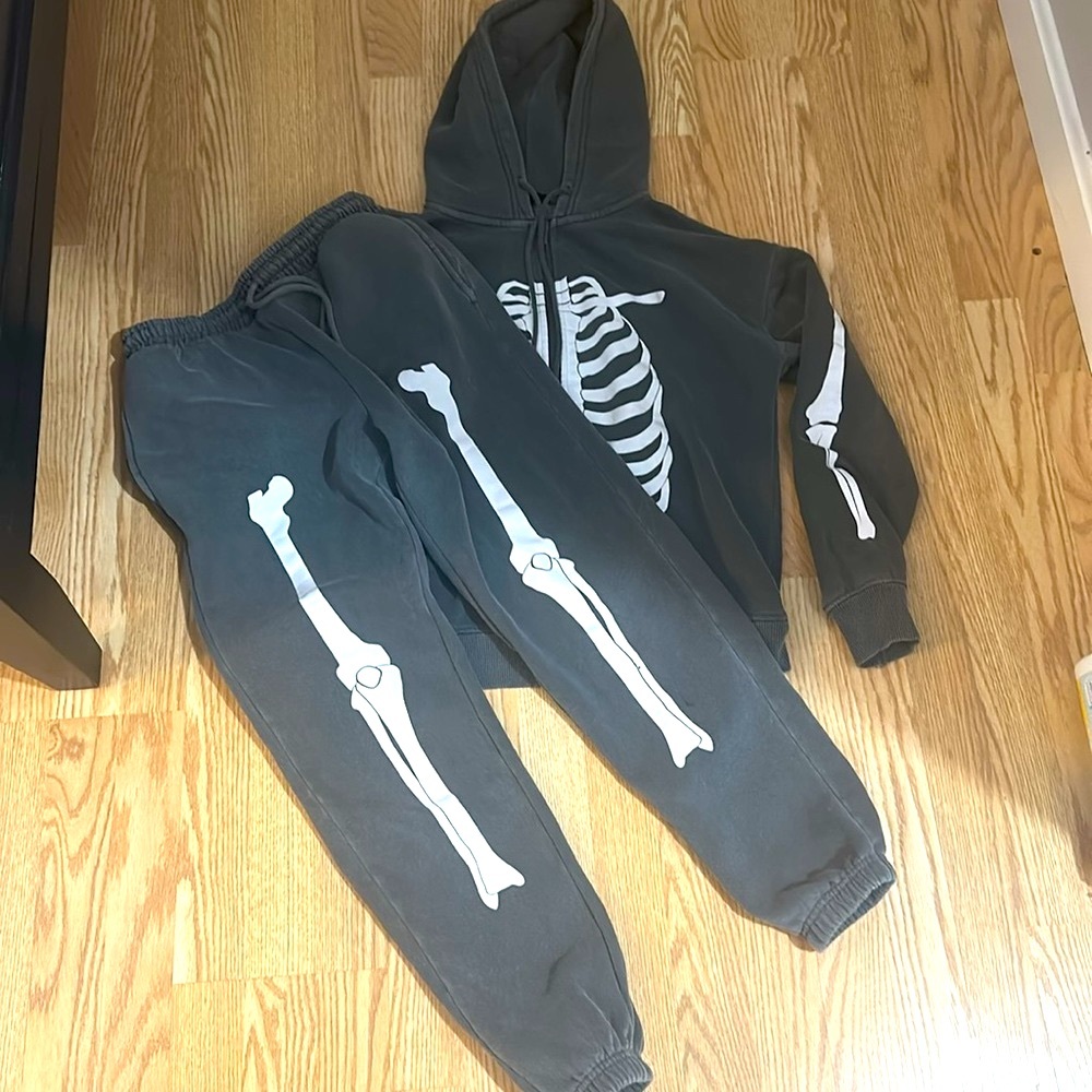 FOREVER21 matching zip up sweatshirt & sweatpants!